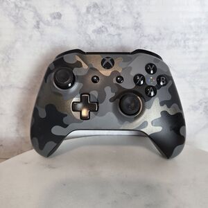 Microsoft  Xbox Wireless Controller Special Edition - Night Ops Camo